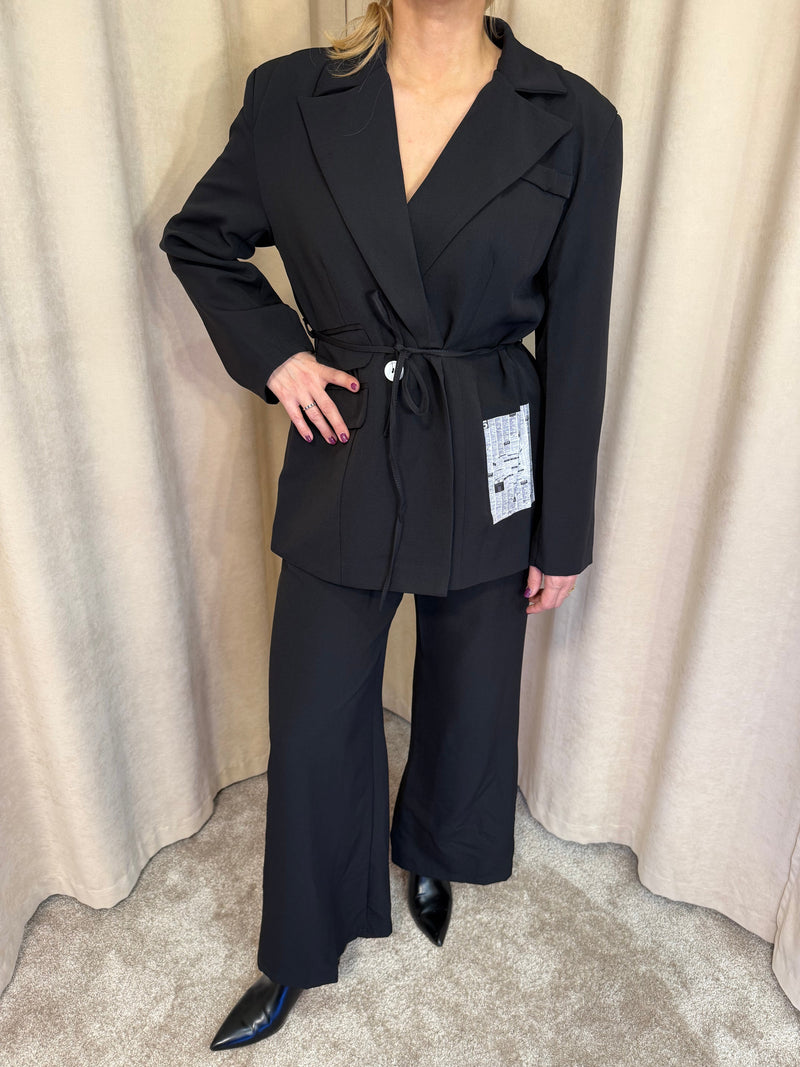 Elegantný čierny set